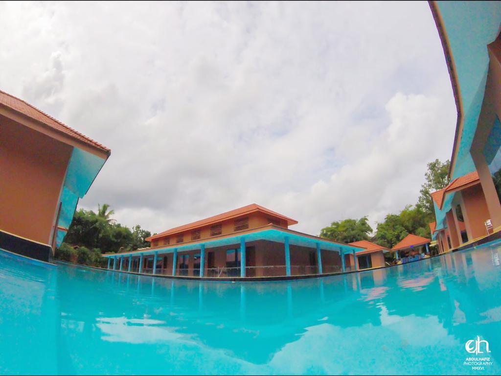 Resort Saj Earth & Convention Center , Kochi Nedumbassery