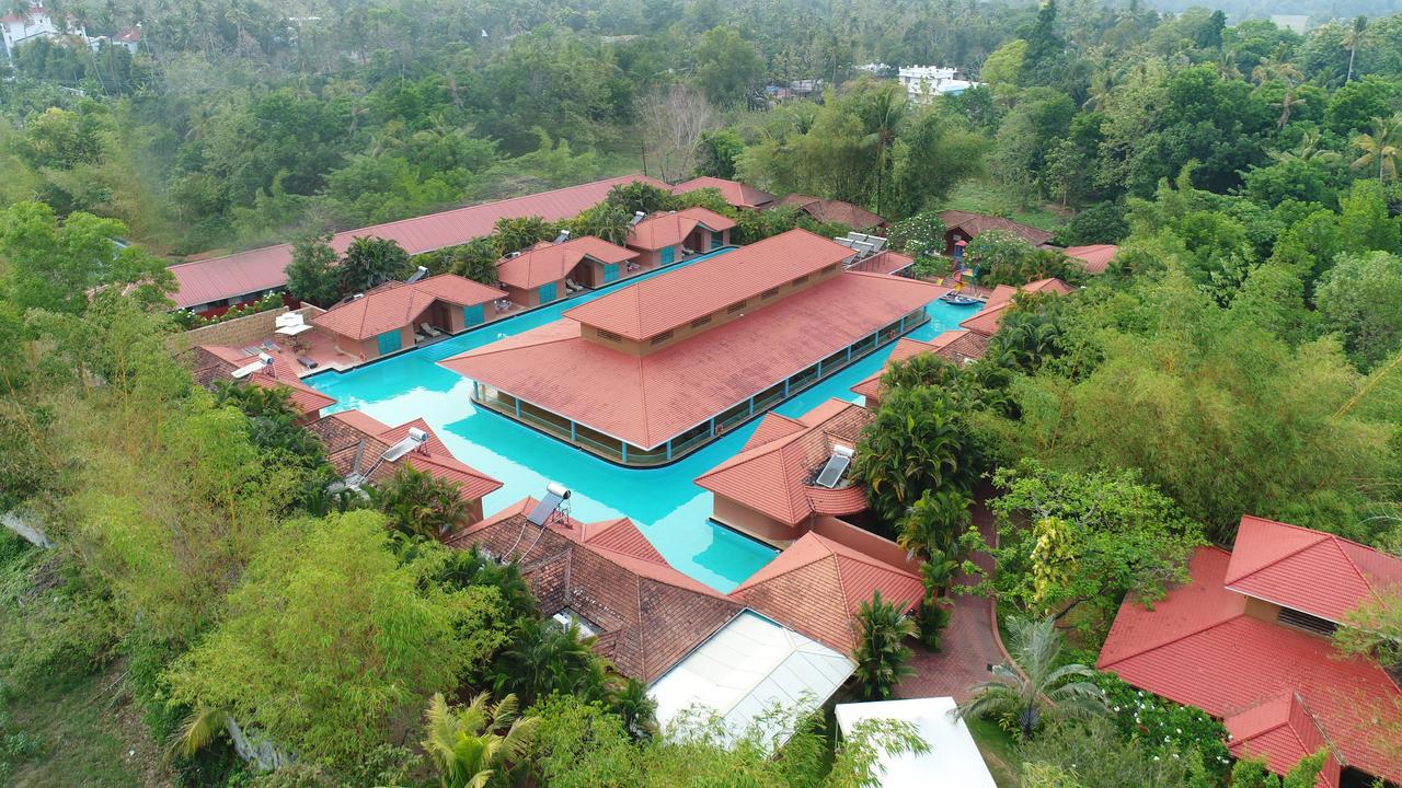 Saj Earth & Convention Center , Kochi 5*