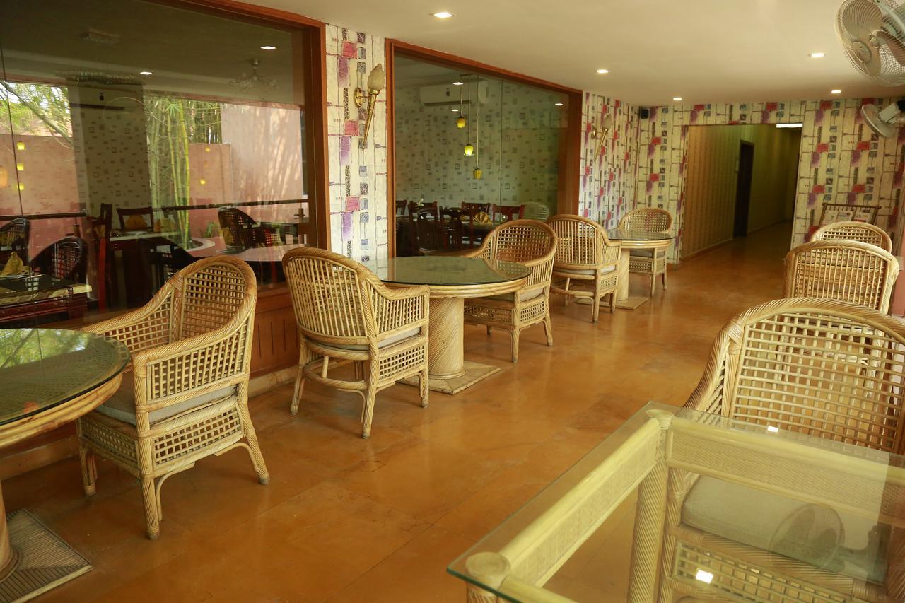 Saj Earth & Convention Center , Kochi 5*